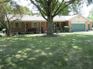 1890 Woodlawn Dr, Troy, OH 45373