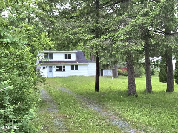 656 S Temple Ln, Altoona, PA 16602