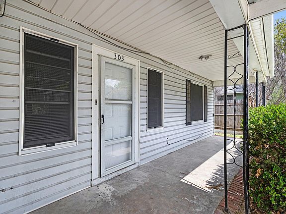 3rd image of 303 E Lee Ave
