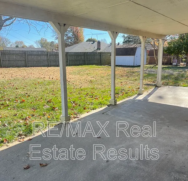 1810 Crouch St — Photo 16
