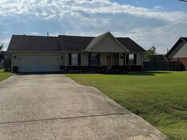 3042 Meade Lake Rd, Atoka, TN 38004