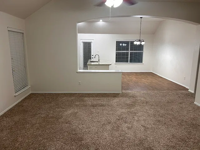 3 bed, 1495 sqft, $2,500 — Photo 2