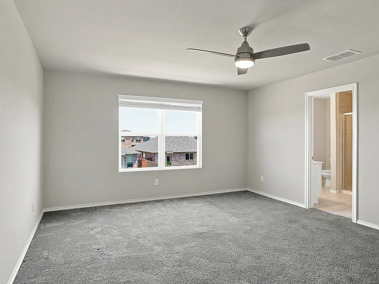 944 Ravenwood Ln — Photo 31