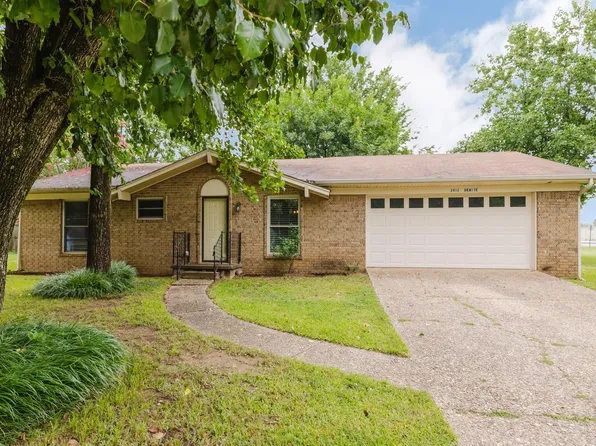 2412 Denise Dr, Benton, AR 72015