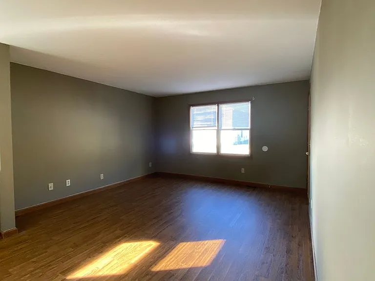 218 Stonewall Ct — Photo 2