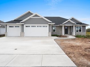 3236 Willow Rd, Green Bay, WI 54311