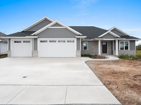 3236 Willow Rd, Green Bay, WI 54311