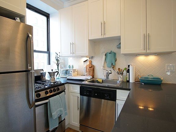 3rd image of 421 Manhattan Ave #C-10