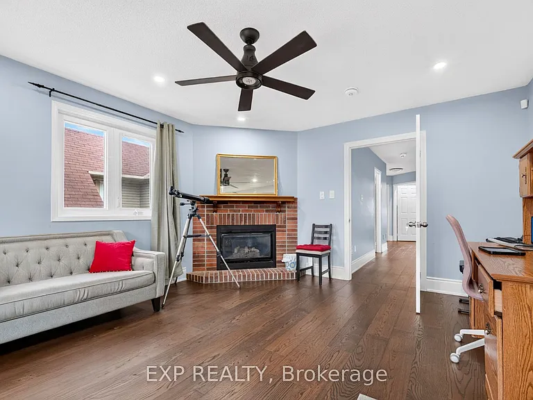 5896 Chorley Pl #UPPER — Photo 28