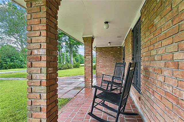4 bed, 3.5 bath, 2648 sqft, $2,500 — Photo 3
