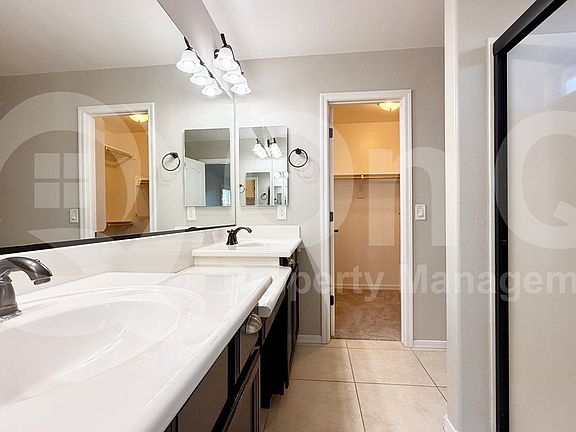 3rd image of 3543 E Wayland Dr