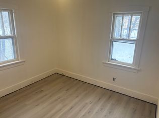 700 Cottage St, Waterloo, IA 50703