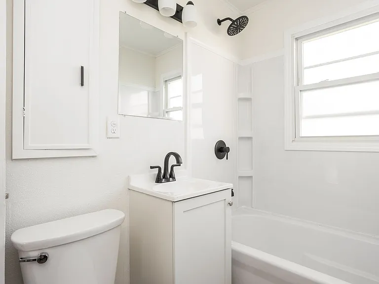 1825 E Legrande Ave — Photo 12