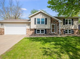 509 N 6th St, Eldridge, IA 52748