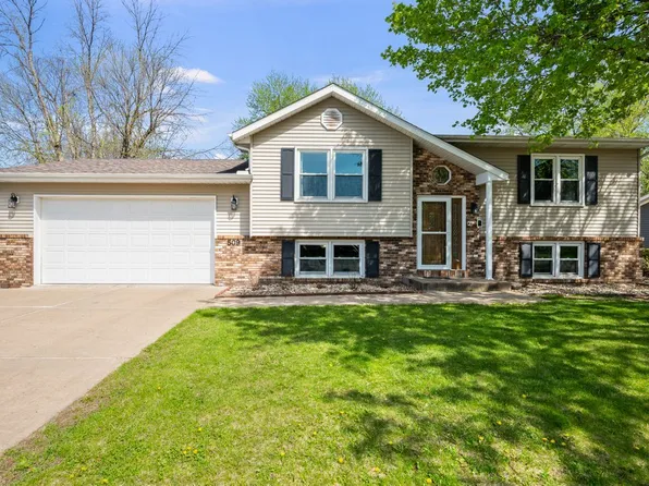 509 N 6th St, Eldridge, IA 52748