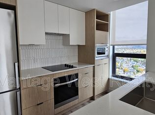 1488 Bertram St #2505, Kelowna, BC V1Y 2G2