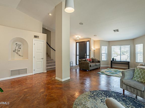 5th image of 2041 E LODGE Drive