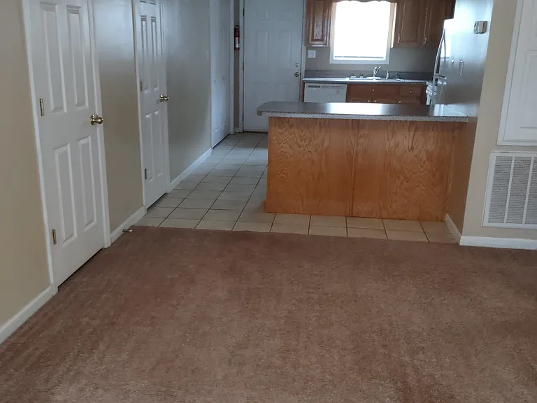 49 Pierce Rd — Photo 2