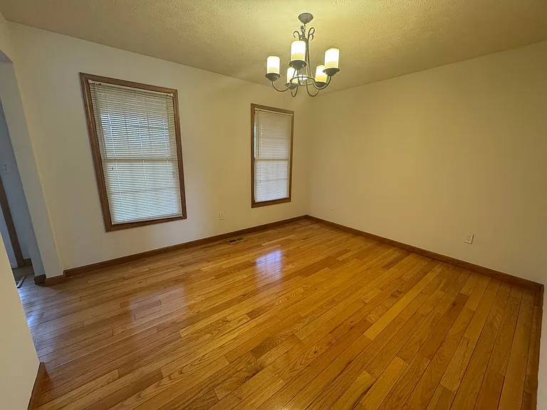 2047 Parkside Dr — Photo 9