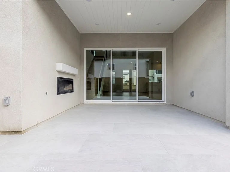 402 Shrike — Photo 22