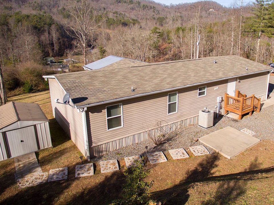 2nd image of 192 Shallowbrook Ln