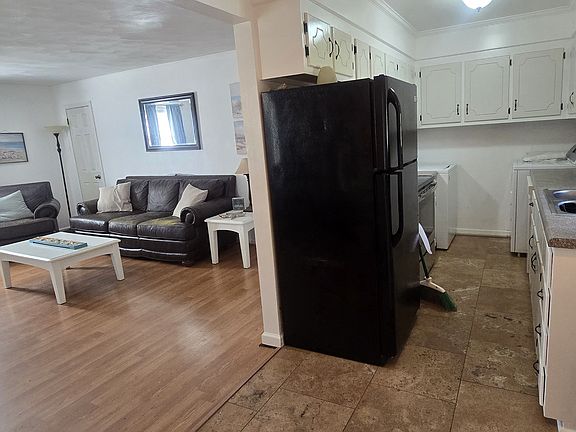 3rd image of 308 Christa Dr APT A