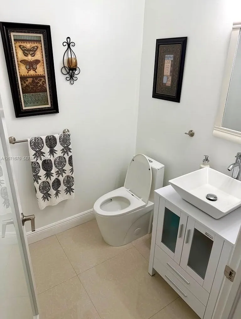 4 bed, 2176 sqft, $3,800 — Photo 4