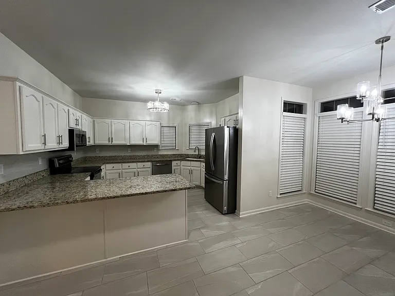 3707 Stonetrace Cir — Photo 10