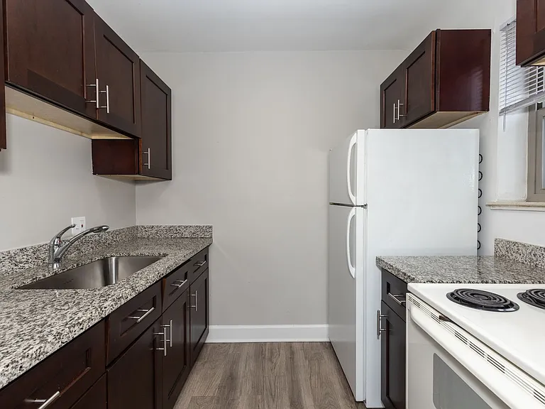 Jersey Apartments — Photo 11