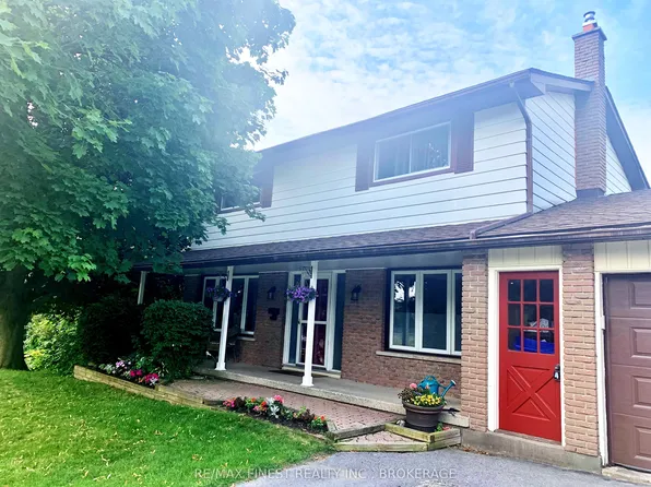 1043 Lincoln Dr, Kingston, ON K7M 4Z3