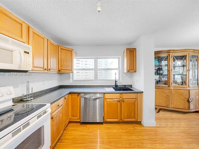 1825 S Ocean Dr #708 — Photo 3