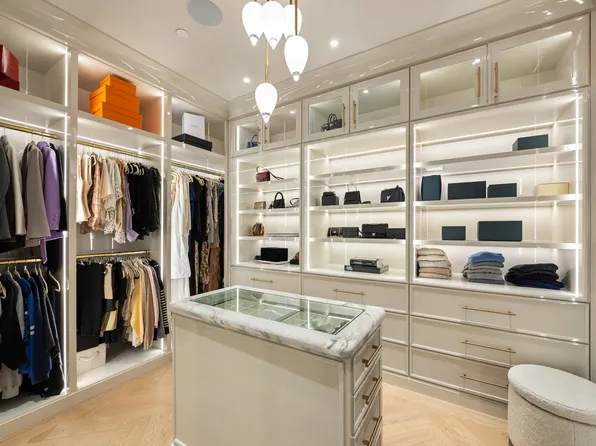 30 Front Street image 21 of 44