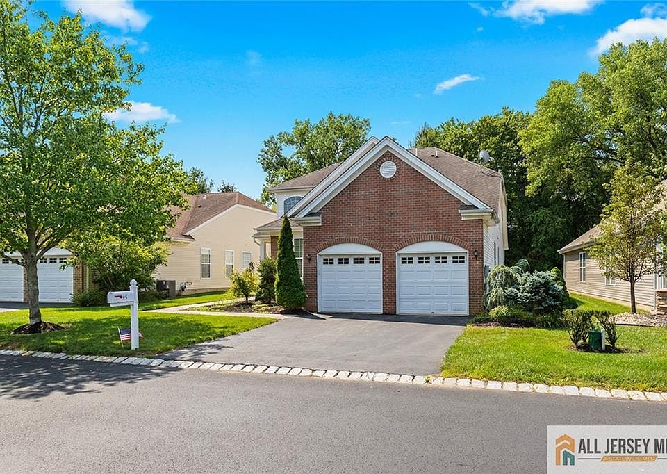 1st image of 95 Crescent Way