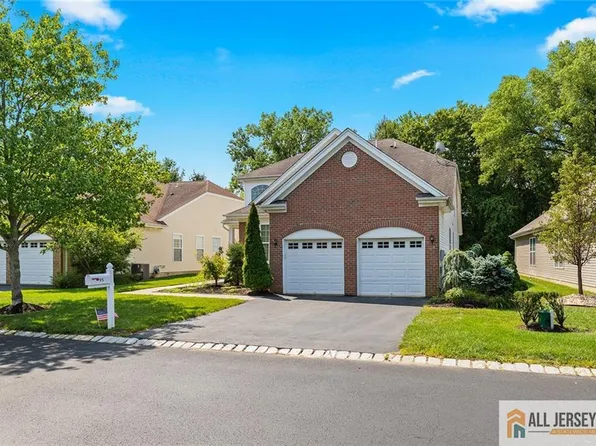 95 Crescent Way, Monroe Township, NJ 08831
