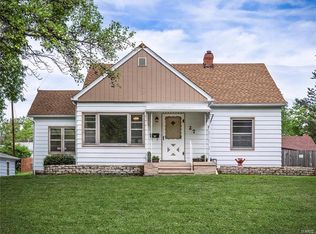 27 Lakewood Dr, Belleville, IL
