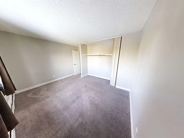 10028 105th Ave #23 — Photo 7