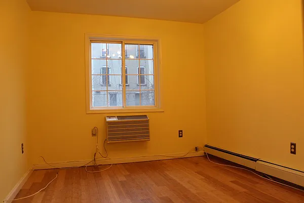 Rented by Premier Metro Realty Corp | media 11