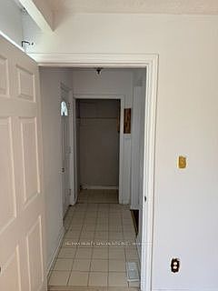 5th image of 17 Huddleston Ct