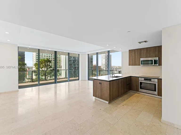 88 SW 7th St #712 — Photo 6