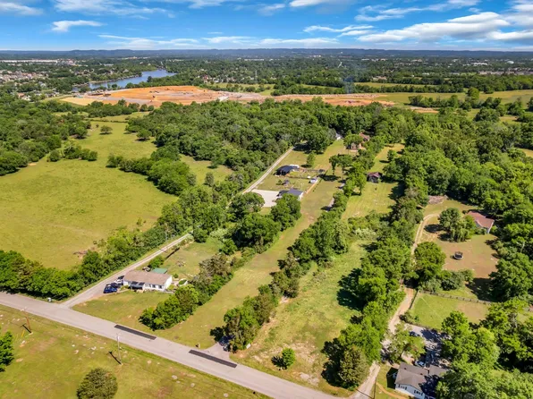 540 Peach Valley Rd, Gallatin, TN 37066