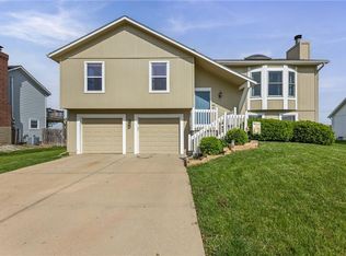 17451 S Ingrid St, Gardner, KS 66030