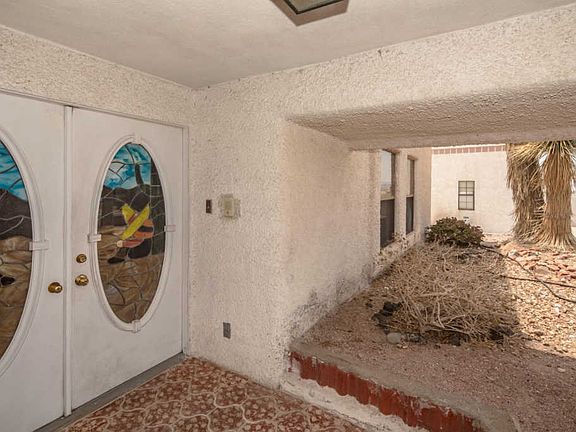 5th image of 330 Cypress Dr
