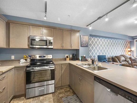 5th image of 402 NE Kincora Glen Rd NW #3110