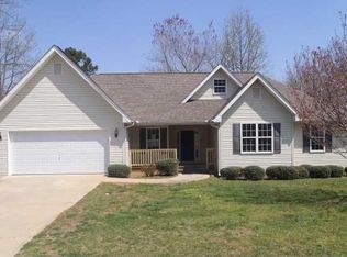 180 Modoc Dr, Cornelia, GA 30531