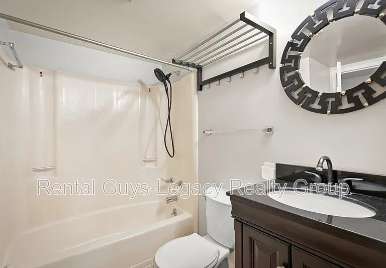 601 1st St S #2H — Photo 15