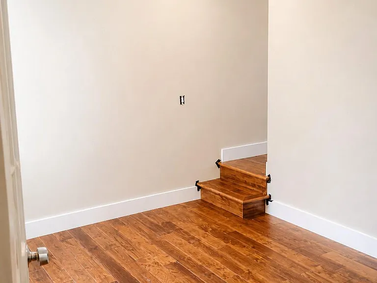 131 S 13th St #4R — Photo 2
