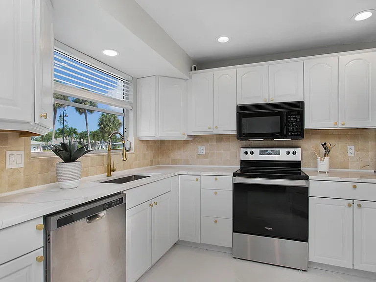 27 Pebble Beach Blvd — Photo 17