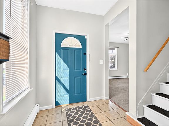 4th image of 208 Crest Ave