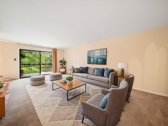 3rd image of 450 Raintree Ct Unit 2N