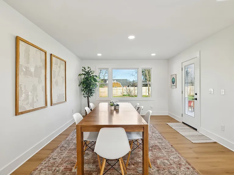 816 Victoria Dr — Photo 33